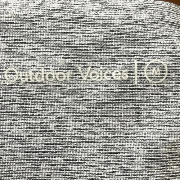 Outdoor Voices Women's Medium 3/4 Warmup Leggings Gray Stretch Yoga Active M - Picture 3 of 9